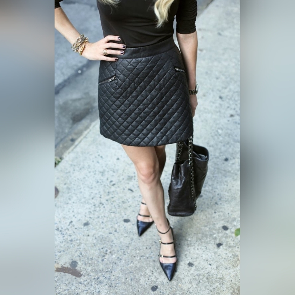 Ann Taylor Quilted Faux Leather Pencil Skirt Size 6 Black - Picture 4 of 10